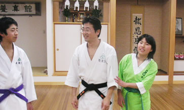 親子で一緒に稽古に励む方も多いです